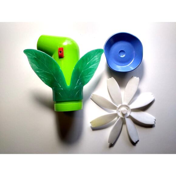 1960s Flower Power Daisy Plastic Fan Hong Kong Vintage Kitsch Retro Groovy Mod - Picture 3 of 8